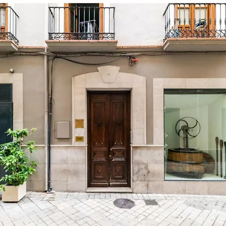 Apartamento con balcón en el centro histórico QH Reyes Católicos-2
